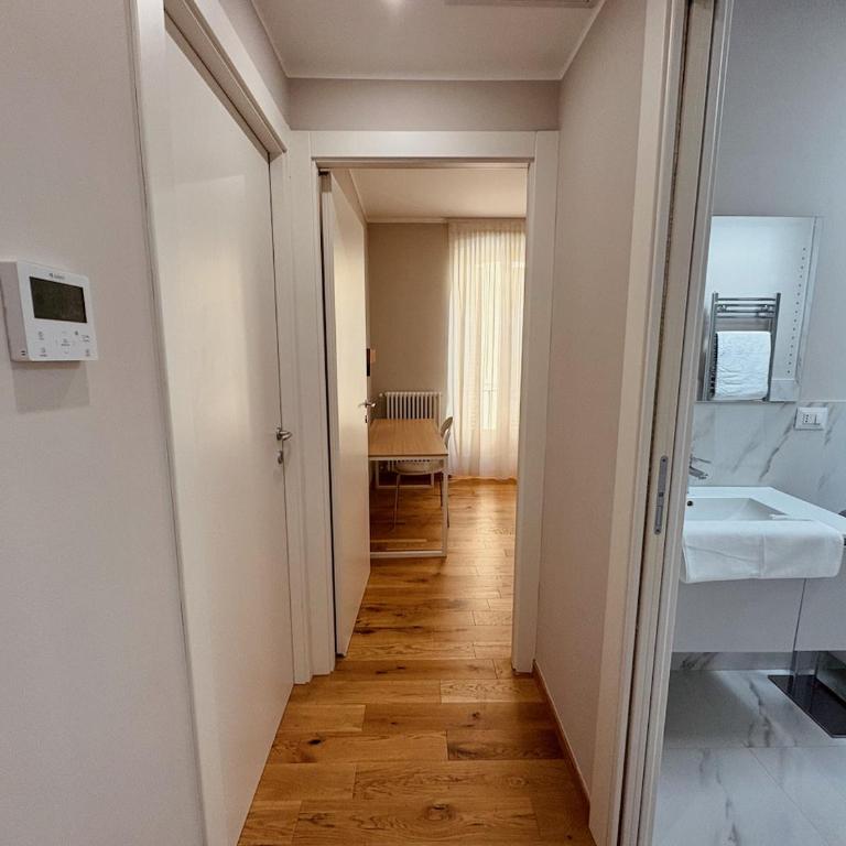 Trilocale di Charme con Terrazzo Privato: La Tua Oasi nel Centro di Torino - Appartamento - 16