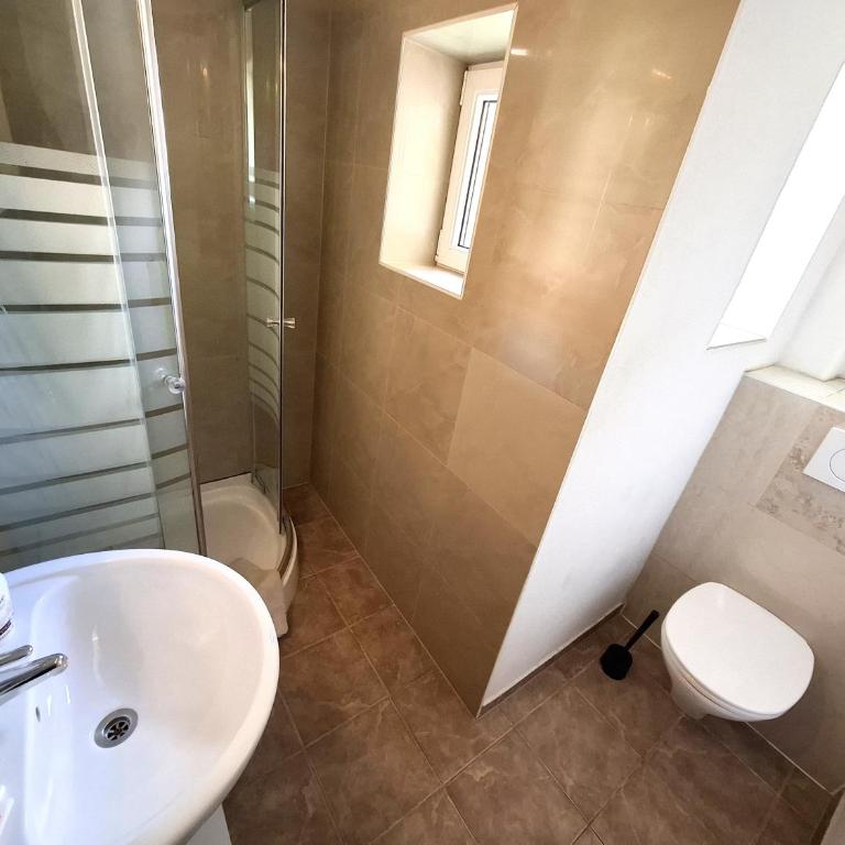 Privat Apartments - Leoben City - Selbstversorger Wohnungen nahe Uni für Kurz und Langzeitaufenthalte - Ideal für Akademiker, Touristen, Geschäftsreisende, Monteure - Apartment mit 2 Schlafzimmern - 3