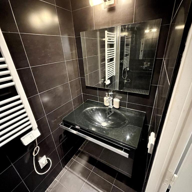 Charmant studio au cœur de République c 11 - Appartement 2 Chambres - 7