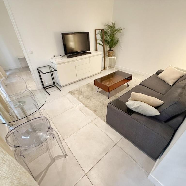 Charmant studio au cœur de République c 11 - Appartement 2 Chambres - 10