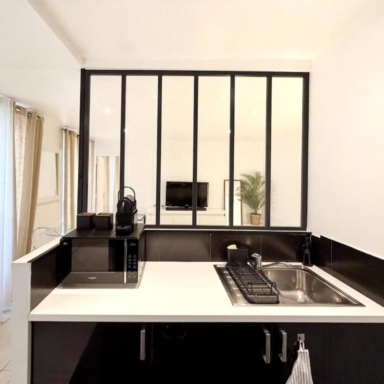 Charmant studio au cœur de République c 11 - Appartement 2 Chambres - 12
