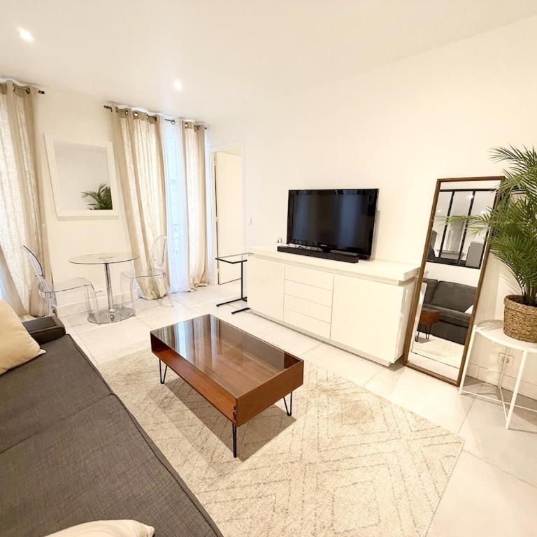 Charmant studio au cœur de République c 11 - Appartement 2 Chambres - 21