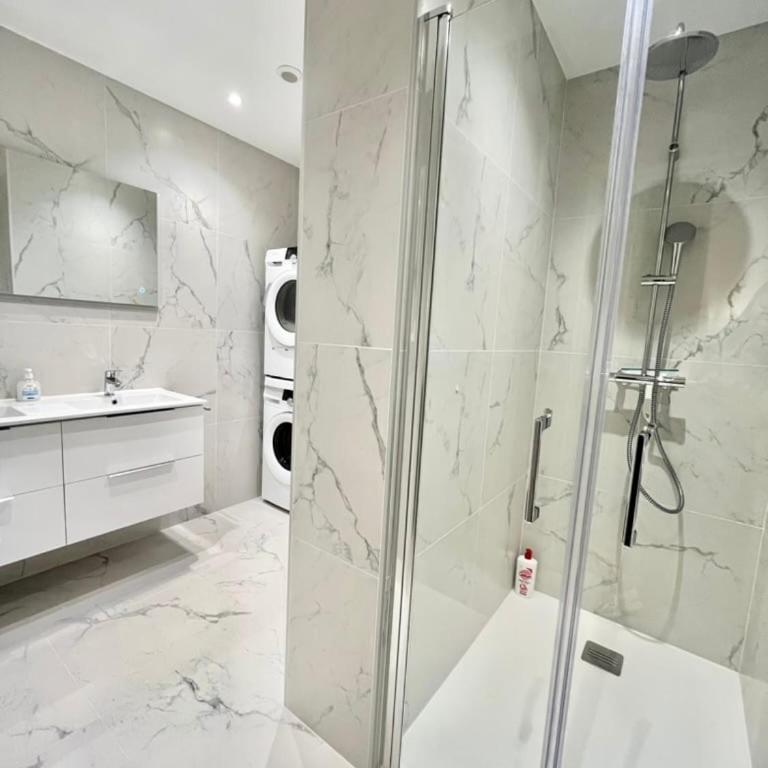 Nice 3 star apart near MC train Station 3rd floor - Appartement 1 Chambre - 2