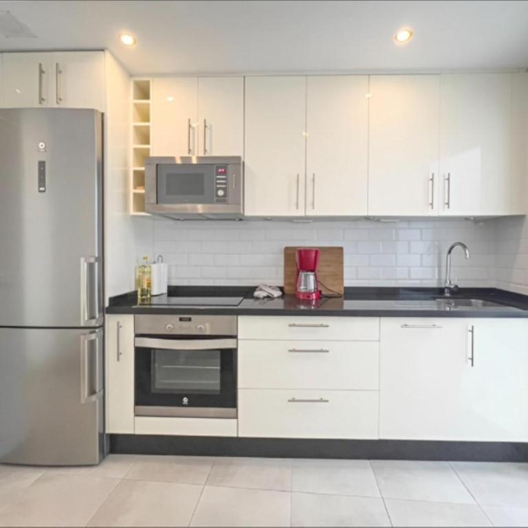 Modern townhouse & jacuzzi SilHouse Nerja - Casa Vacacional de 3 dormitorios - 5