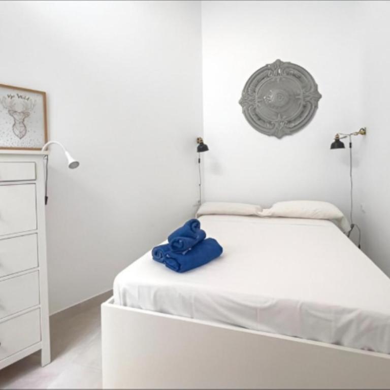 Modern townhouse & jacuzzi SilHouse Nerja - Casa Vacacional de 3 dormitorios - 12