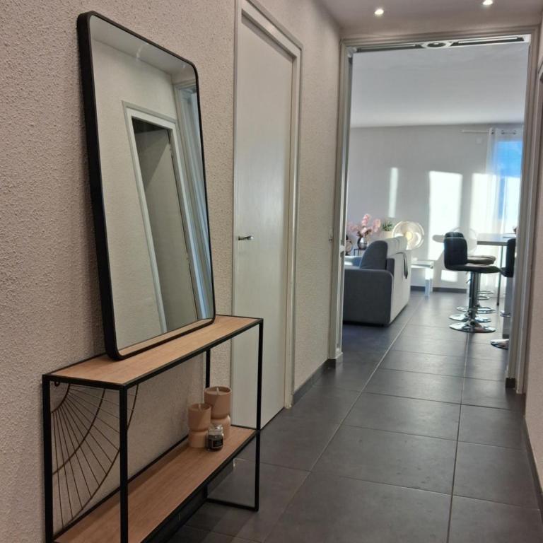 Panoramic 2BR Apartment Center Free Parking Balcony - Apartamento de 3 dormitorios - 17