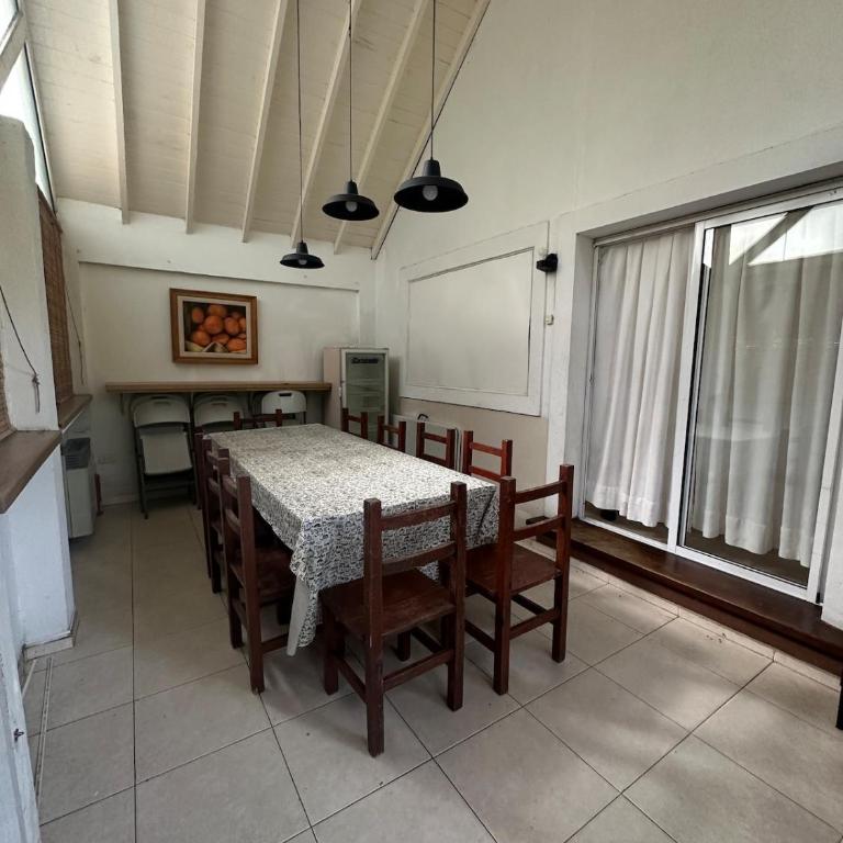 Hermosa casa rodeada de naturaleza en Pinamar Norte - Casa - 41