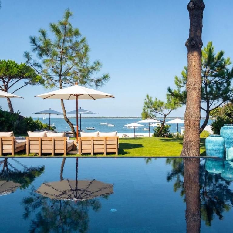 2Rue Villa with Private Pool - Beachfront - Villa avec Piscine Privée - 44