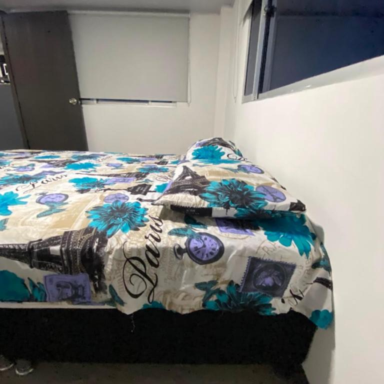 Comodo y amplio apto cerca a Hospital Mederi y Corferias - Apartamento de 3 dormitorios - 18