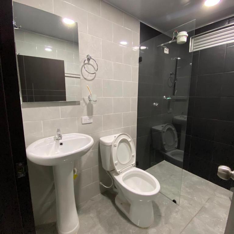 Comodo y amplio apto cerca a Hospital Mederi y Corferias - Apartamento de 3 dormitorios - 20