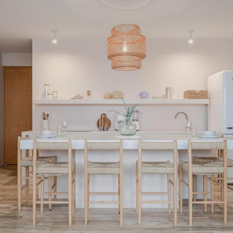 Luxury Retreat with Private Pool and Premium Amenities Close to the Beach - Apartment - 11