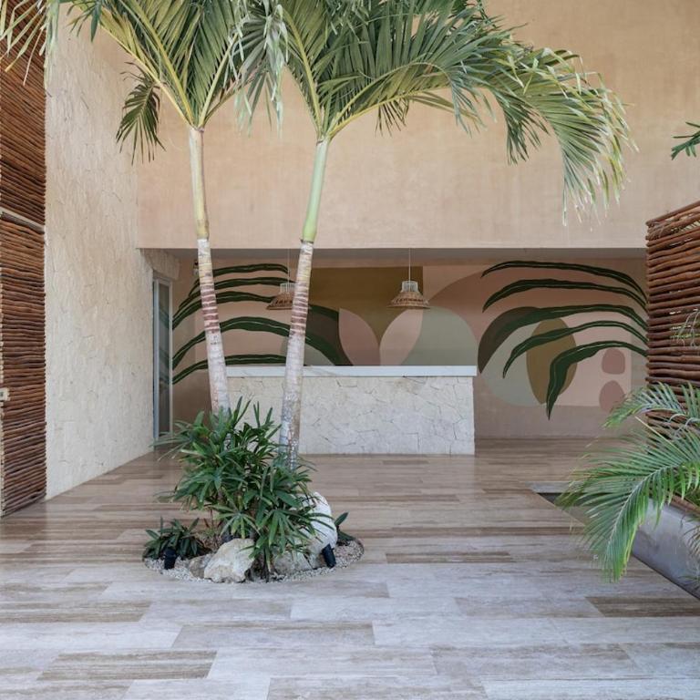 Luxury Retreat with Private Pool and Premium Amenities Close to the Beach - Apartment - 40