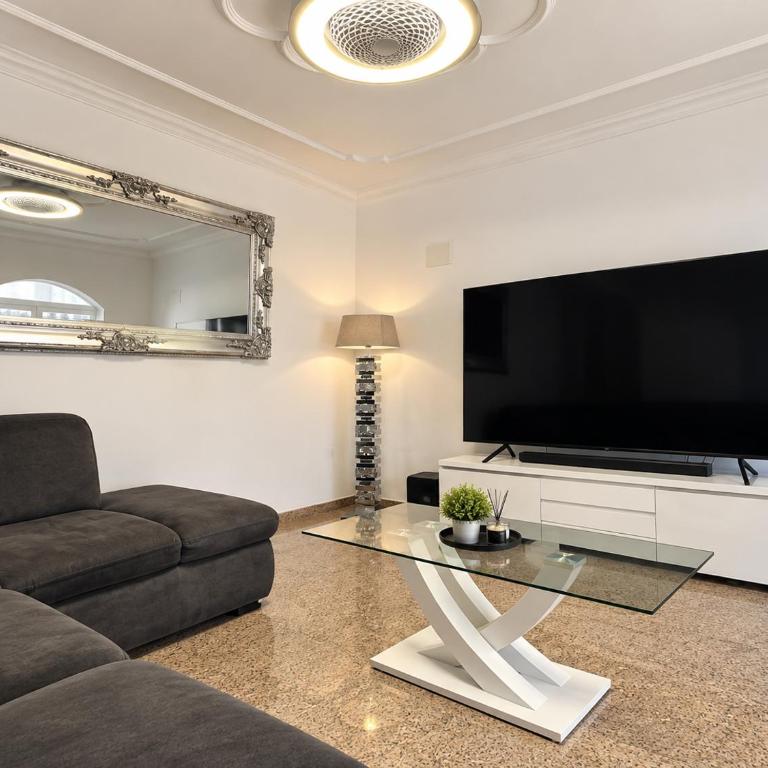 Large Villa in Maspalomas with Huge Private Pool, Jacuzzi & Gym - Villa avec Piscine Privée - 13