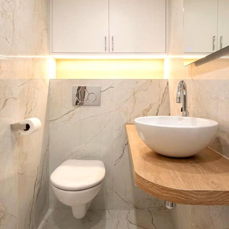 Elegant and spacious three-bedroom apartment - Appartement 3 Chambres - 12