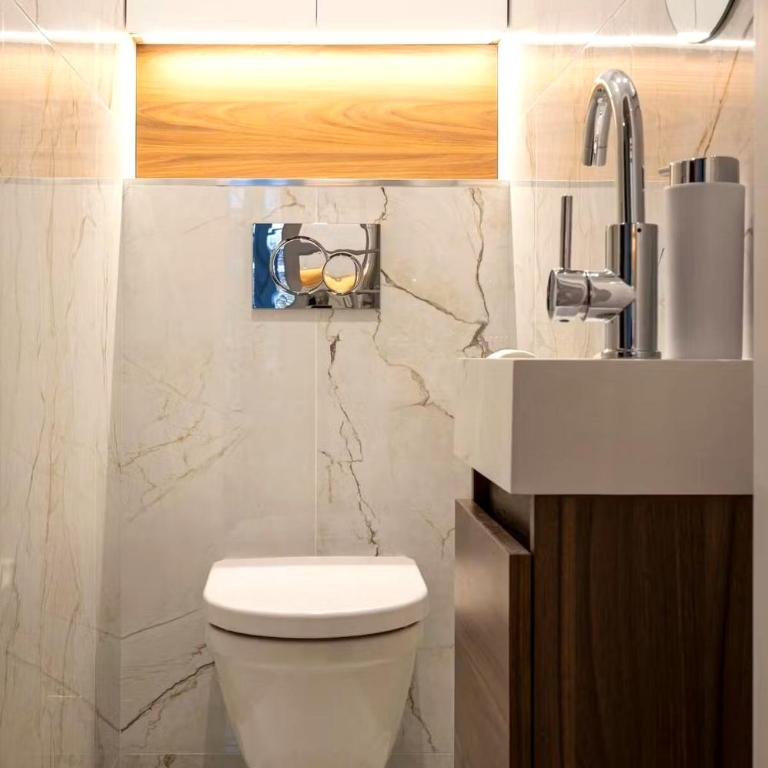 Elegant and spacious three-bedroom apartment - Appartement 3 Chambres - 22