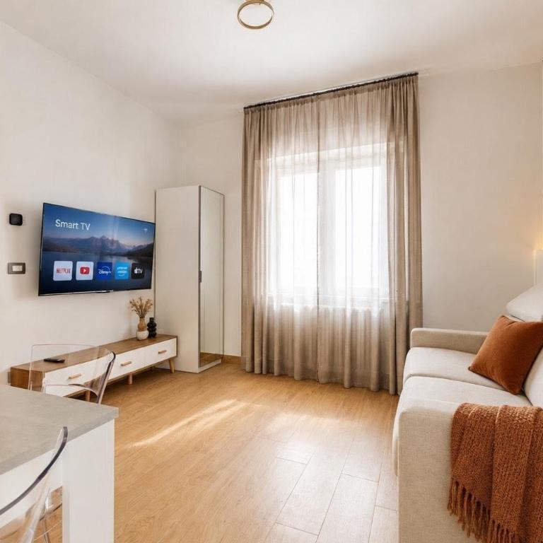 Luxury Apartment , Super WiFi - P r a t u r e c c i Group - Appartamento con 2 Camere da Letto - 2