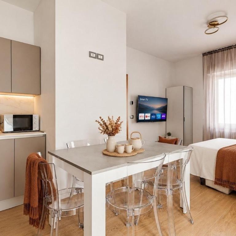 Luxury Apartment , Super WiFi - P r a t u r e c c i Group - Appartamento con 2 Camere da Letto - 1