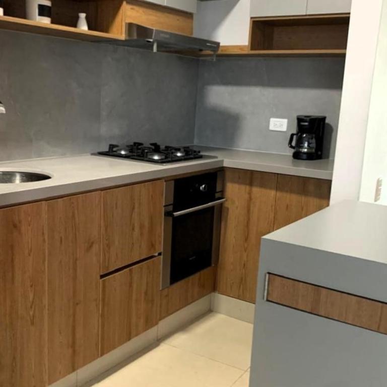 Apartamento remodelado para vacaciones o negocios - Apartamento de 2 dormitorios con balcón y vistas al mar - 14