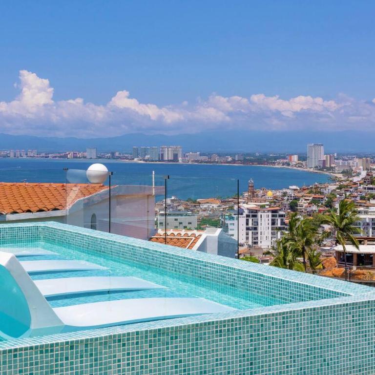 Luxury Condo with Breathtaking Views - Apartment - 2