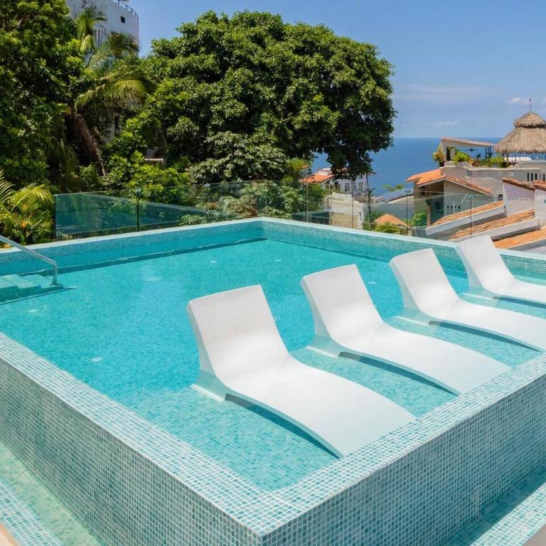 Luxury Condo with Breathtaking Views - Apartment - 9
