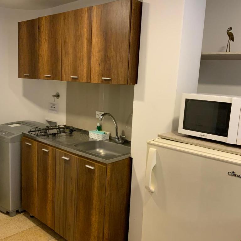 Amoblados Medellín Laureles - Apartamento Estudio - 1 cama doble - 4