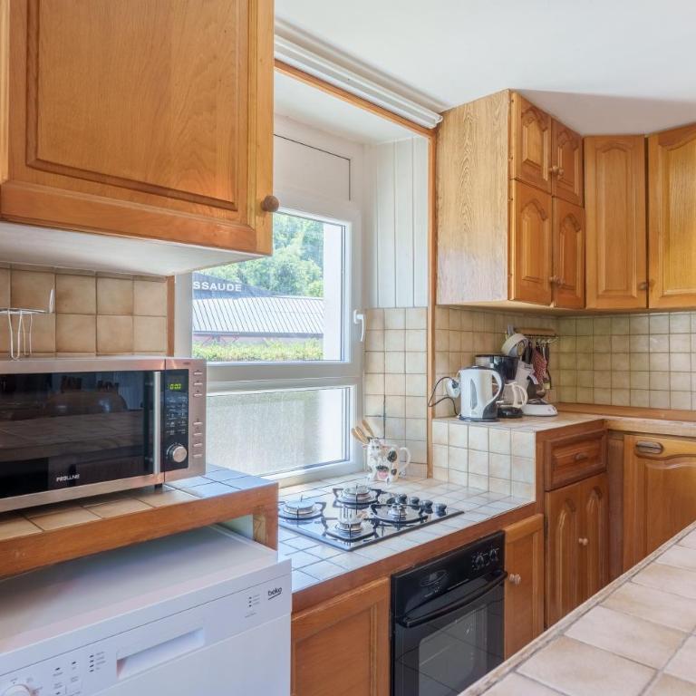 Le Grand Clos - maison avec parking privé - Appartement - 3
