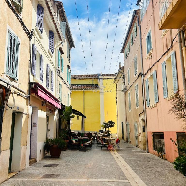 Plein centre Bandol commerces, port, plage à pied - Apartment - 11
