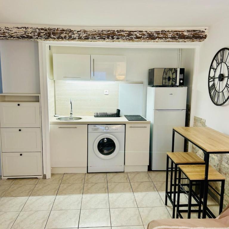 Plein centre Bandol commerces, port, plage à pied - Apartment - 8