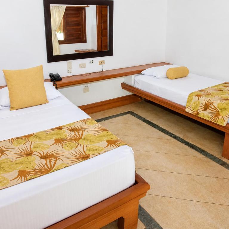 Hotel Portón del Sol - Habitación Triple Estándar - 2
