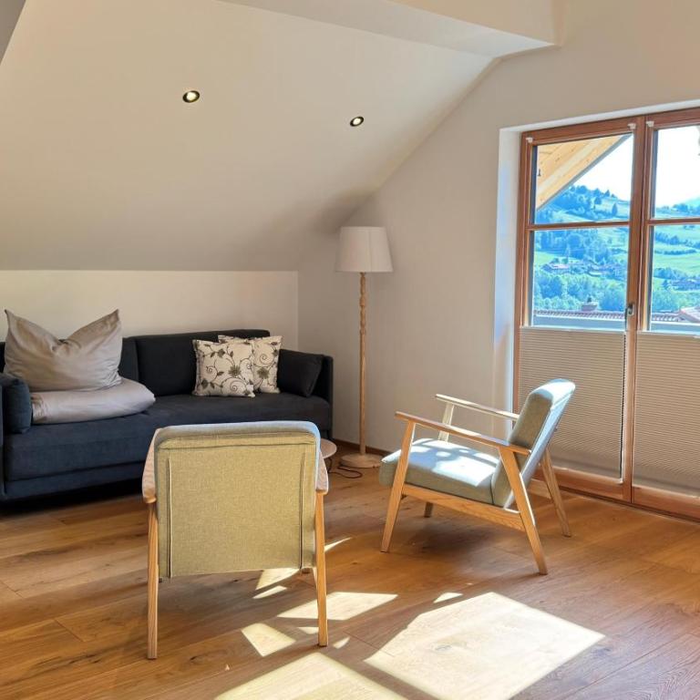 DAS BISCHOF - 5 exklusive Ferienwohnungen und 1 Doppelzimmer - 4x mit privater Zirben Sauna - Semmelservice & Hindelang PLUS - Studio mit Bergblick - 21
