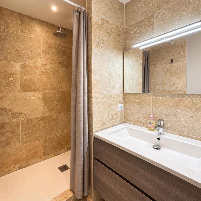 Stylish 2 Bed Apartment 1 Min to Palais & Beach - Apartamento - 12