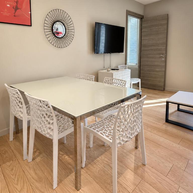Stylish 2 Bed Apartment 1 Min to Palais & Beach - Apartamento - 8