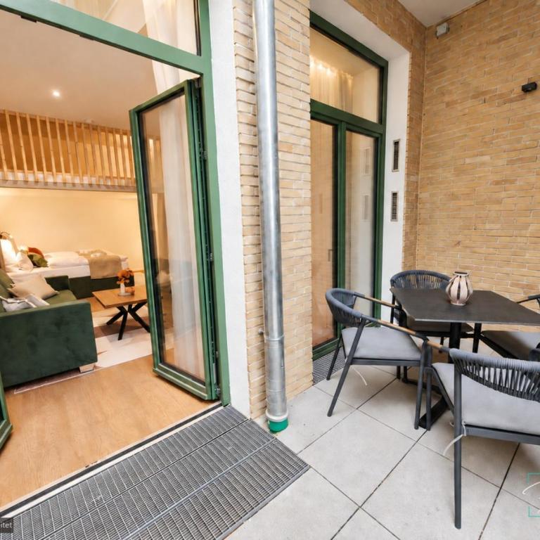 Homely Stay City Apartments - Studio mit Terrasse - 3