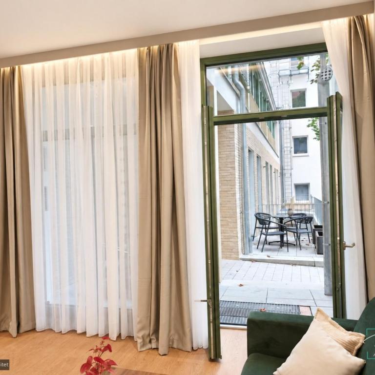 Homely Stay City Apartments - Studio mit Terrasse - 4