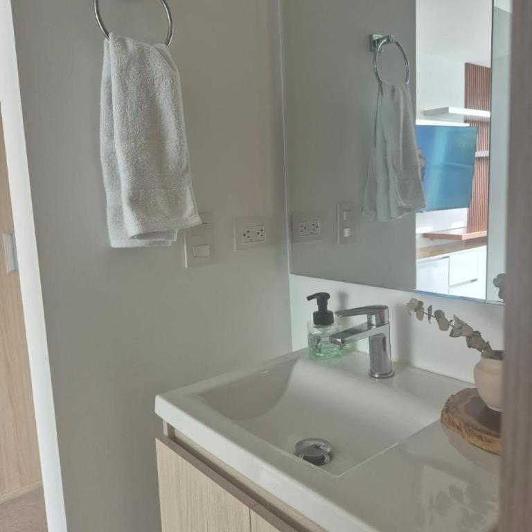 Top apartment with swimming pool, gym, and coworking space - Two-Bedroom Apartment - 7