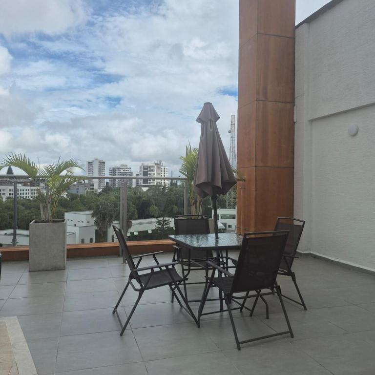 Top apartment with swimming pool, gym, and coworking space - Two-Bedroom Apartment - 55