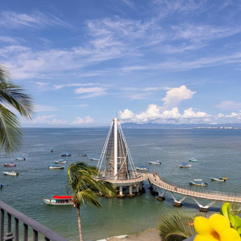 Emperador Vallarta Beachfront Hotel and Suites - Suite Estándar - 13