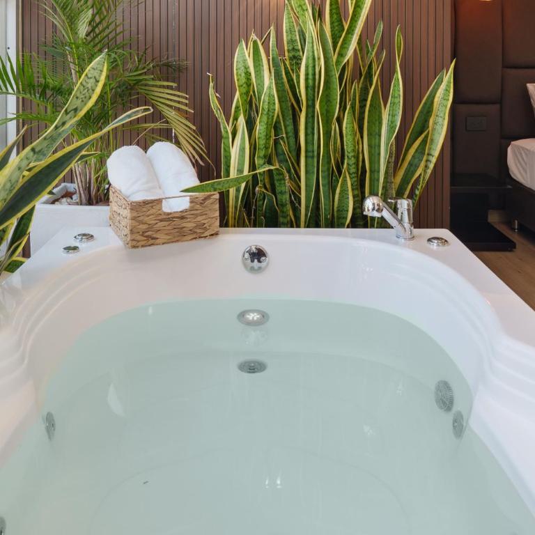 Veranova - Suite con bañera de hidromasaje - Cama extragrande - 12