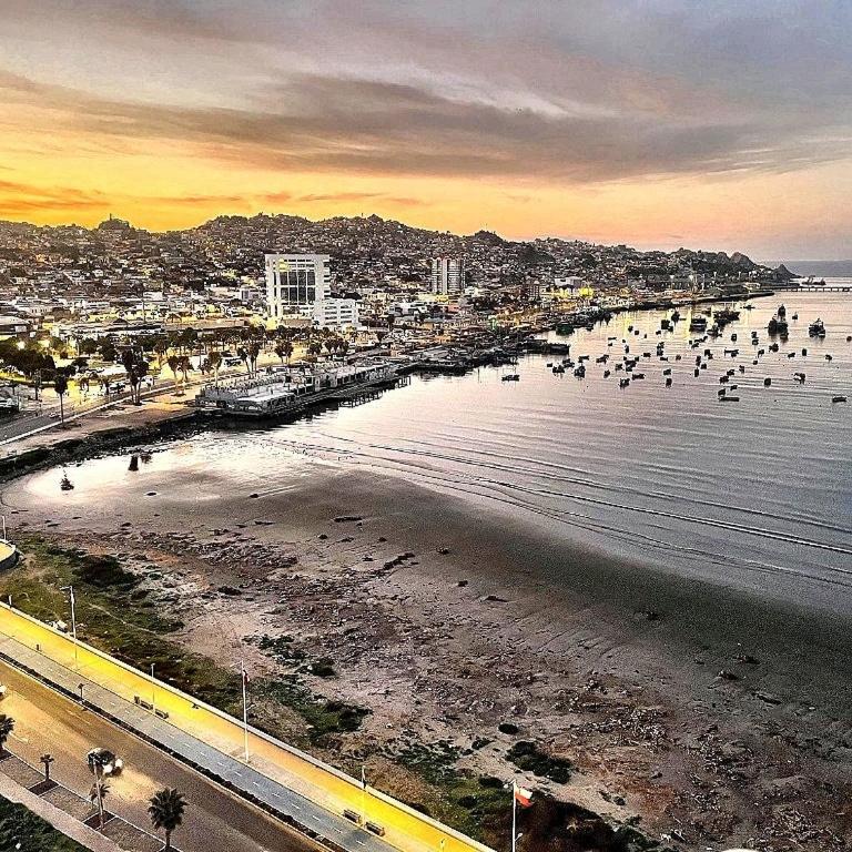 Dpto Costanera de Coquimbo, frente al mar y bahía - Apartamento de 2 dormitorios - 3