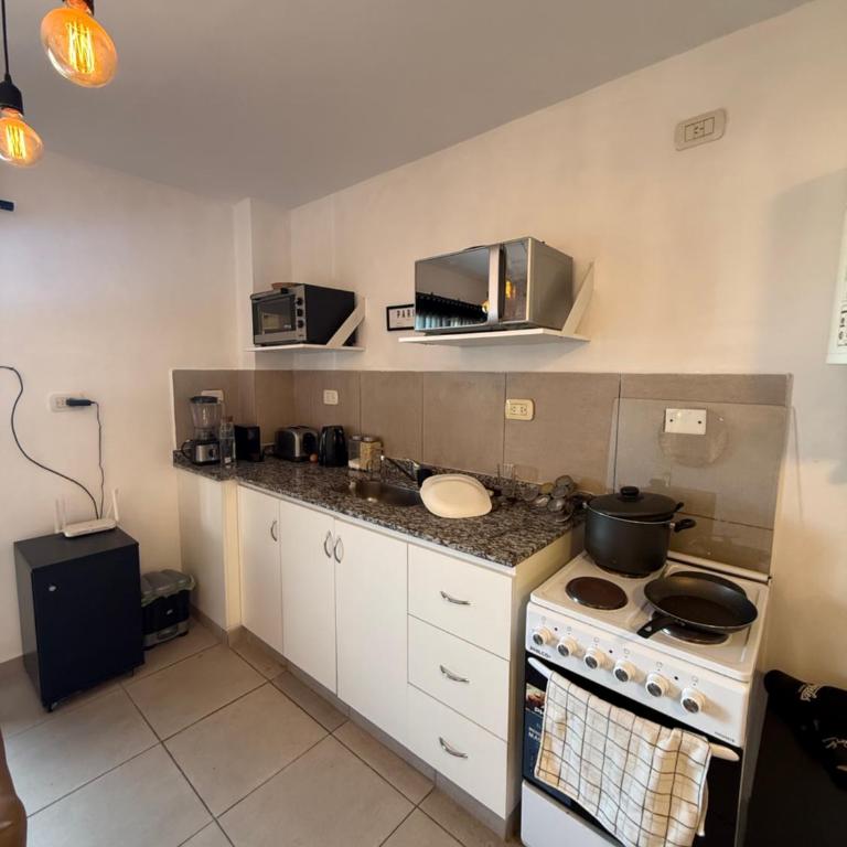 Departamento 1 Dorm Con Cochera Cerca Aeropuerto - One-Bedroom Apartment with Balcony - 8