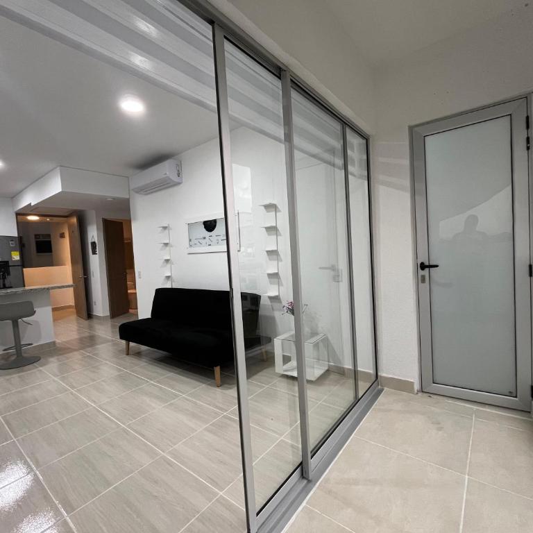 Tu Refugio con Estilo Piscina, Balcón y Parking - One-Bedroom Apartment - 4