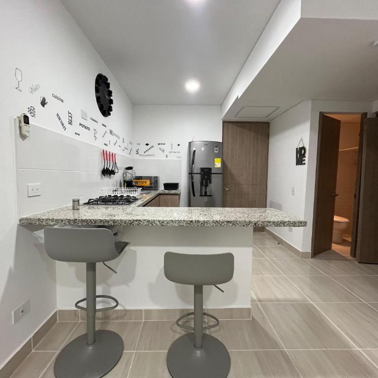 Tu Refugio con Estilo Piscina, Balcón y Parking - One-Bedroom Apartment - 3
