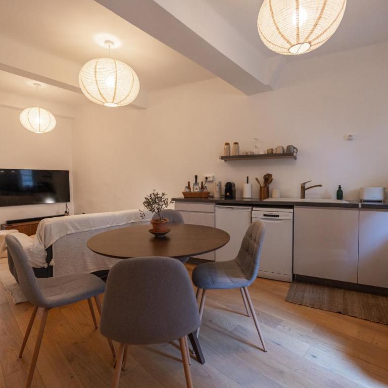 Appartement, 2 pièces Traversant, Balcon, Cannes & Forville & Suquet - Appartement 1 Chambre - 2