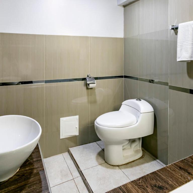 Hidden Garden - Habitación Doble con baño privado - 2 camas - 3