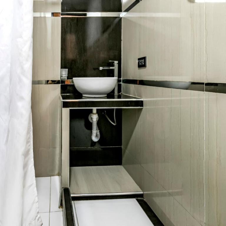 Hidden Garden - Habitación Familiar con baño - 9