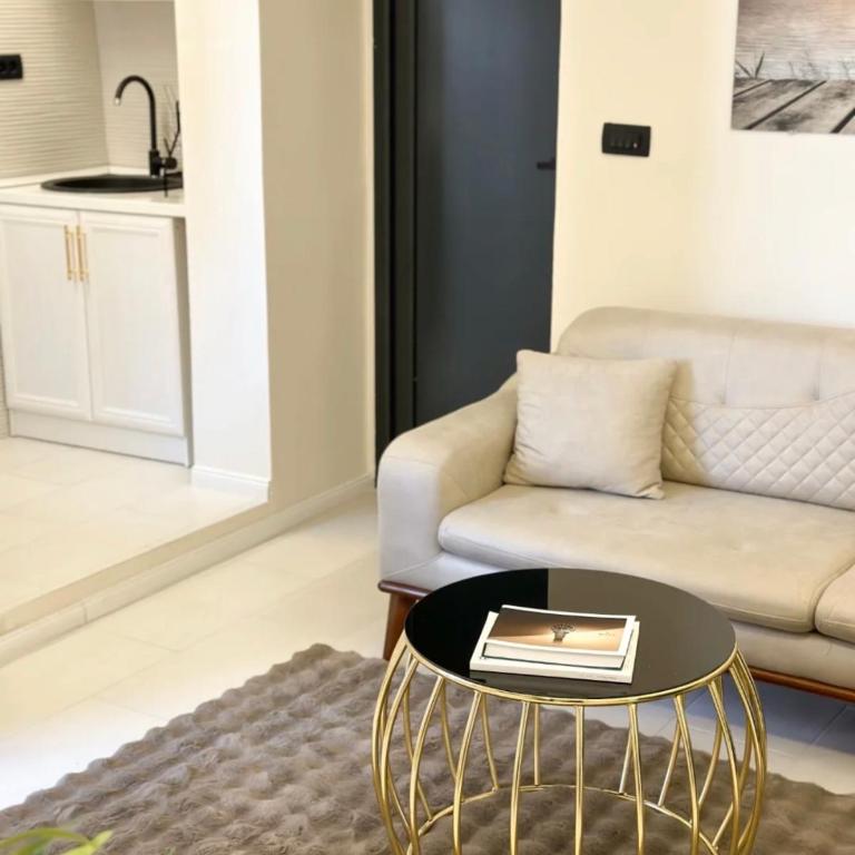 Center Apartmans - One-Bedroom Apartment - 3