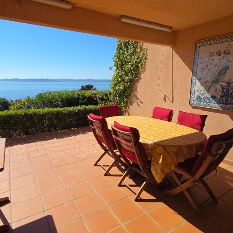 Appartement 3 pièces climatisé, piscine, accès plage, vue Golfe de St Tropez - Two-Bedroom Apartment - 24