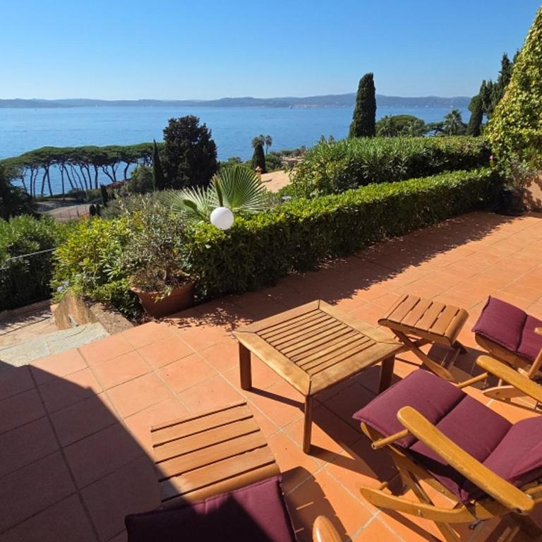 Appartement 3 pièces climatisé, piscine, accès plage, vue Golfe de St Tropez - Two-Bedroom Apartment - 25