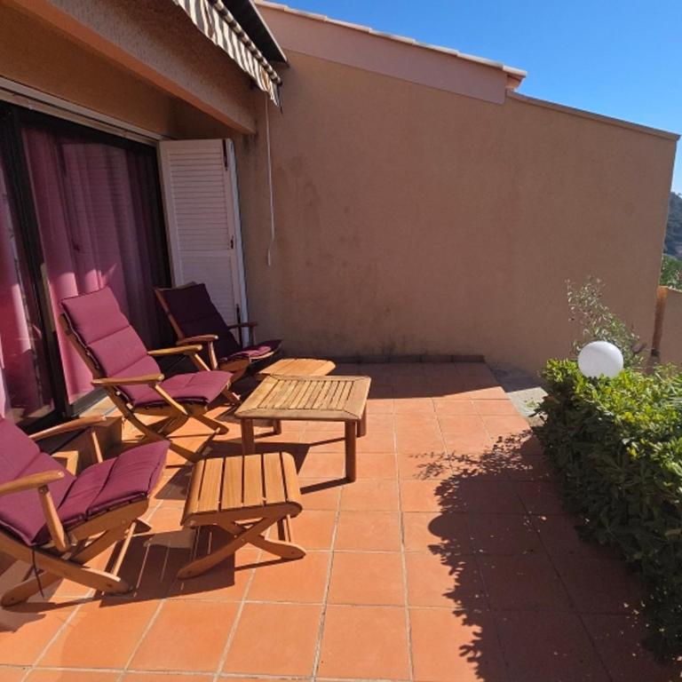 Appartement 3 pièces climatisé, piscine, accès plage, vue Golfe de St Tropez - Two-Bedroom Apartment - 26