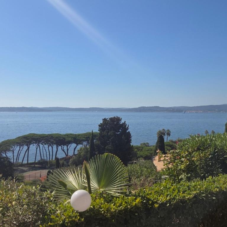 Appartement 3 pièces climatisé, piscine, accès plage, vue Golfe de St Tropez - Two-Bedroom Apartment - 29